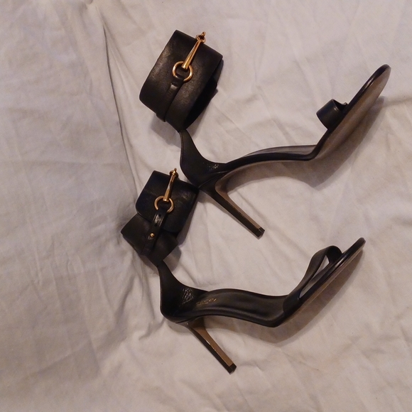 Gucci - Picture 1 of 4